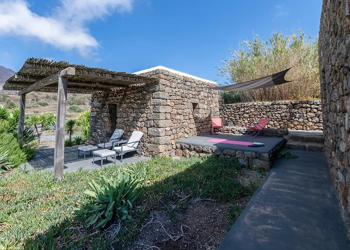 Villa Dammusi Itaca Scauri (Sicily)