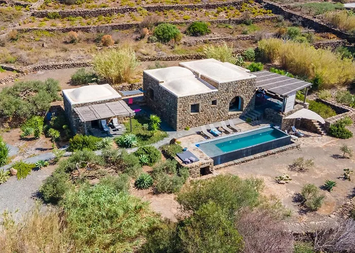 Dammusi Itaca Villa Scauri (Sicily)