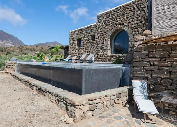 Dammusi Itaca Villa Scauri (Sicily)