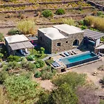 Dammusi Itaca Villa Scauri (Sicily)