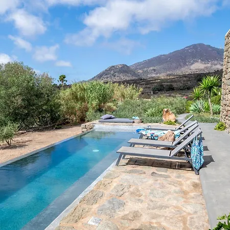 Villa Dammusi Itaca Scauri (Sicily)